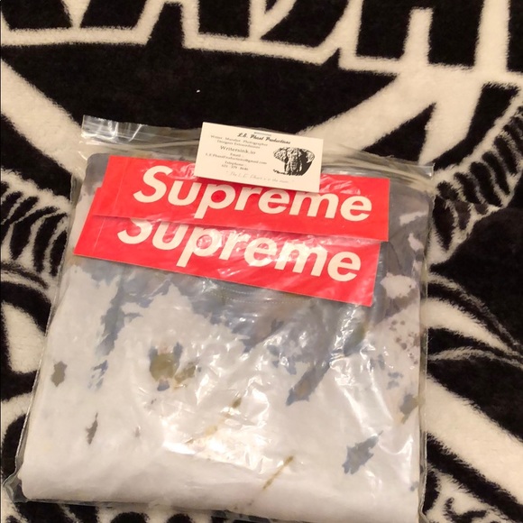 🚨1/1 Custom Supreme dyed shirt🚨 - Picture 8 of 8